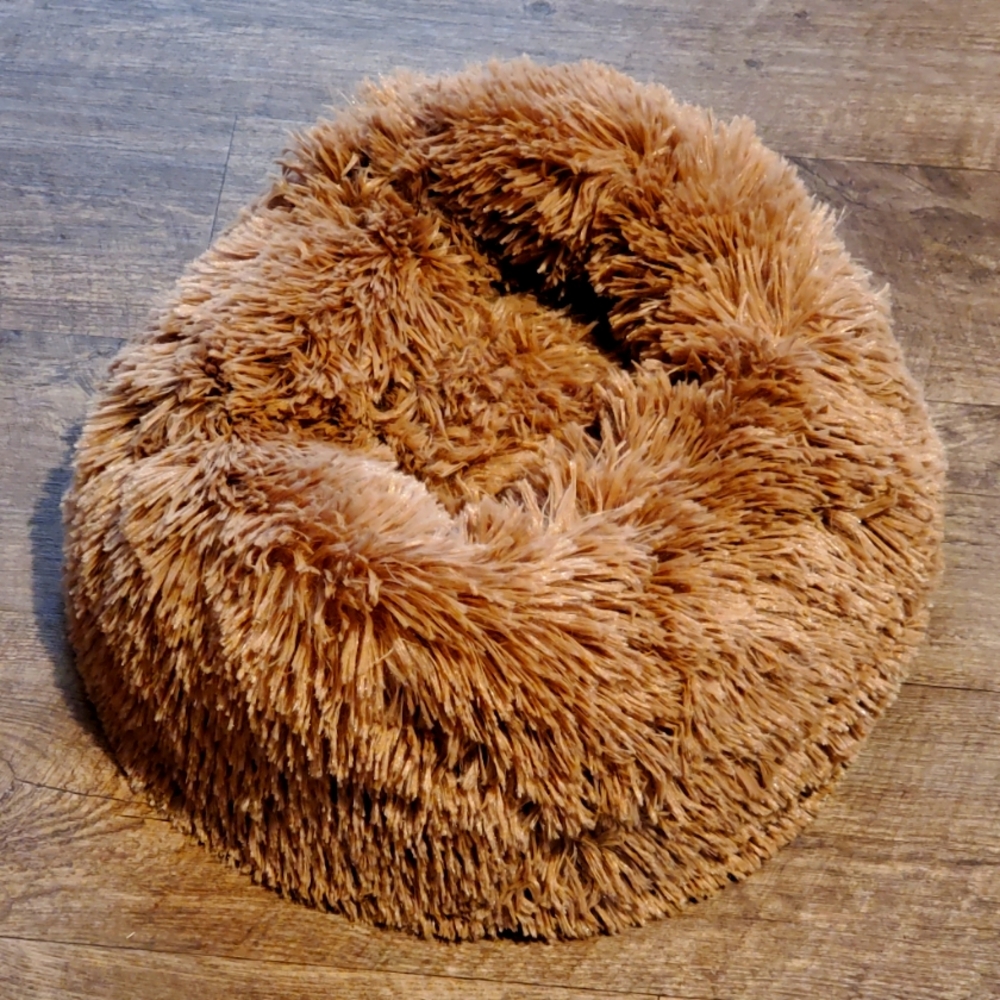 Plush Calming Dog Puppy Bed Donut Tan NIB